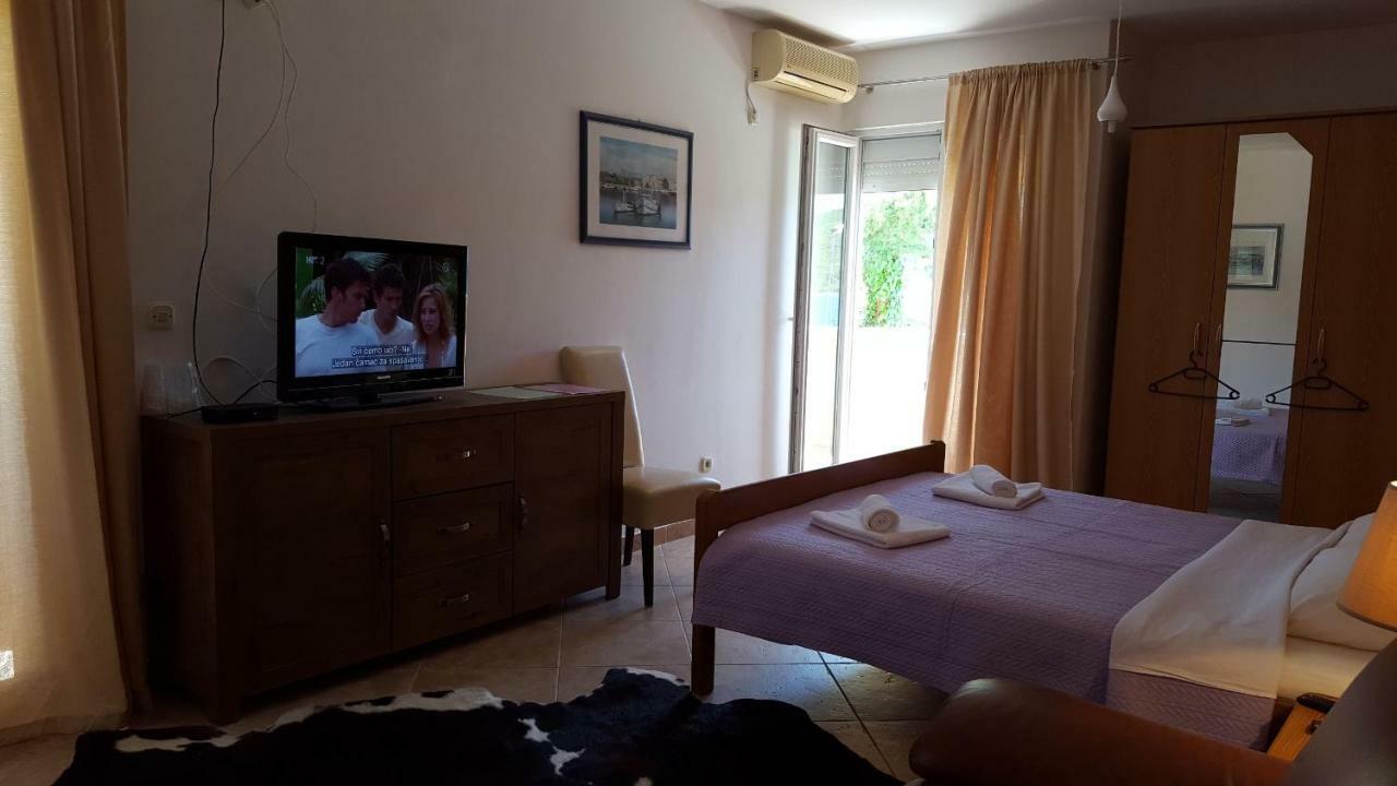 Pansion Kaleb Bed and Breakfast Brbinj Exterior foto